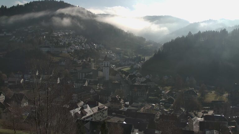 Dieses Bild zeigt eine Webcam-Aufnahme von Ottenhöfen, aufgenommen am Samstag, den 13.12.2025 um 13:00 Uhr