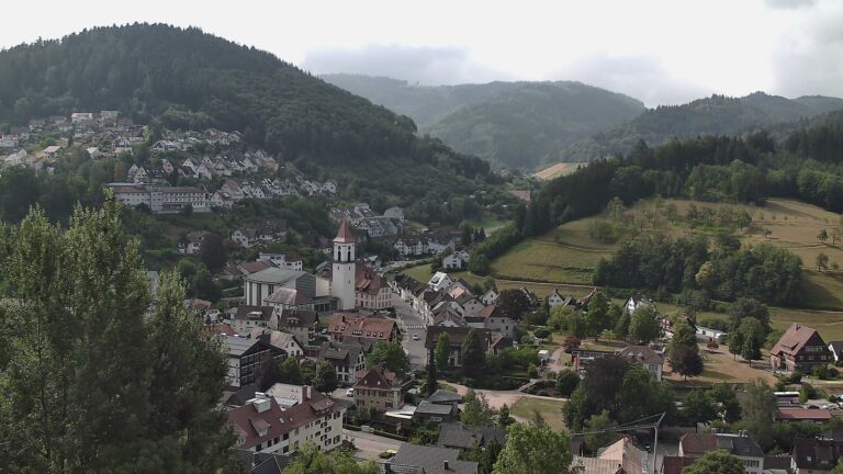 Dieses Bild zeigt eine Webcam-Aufnahme von Ottenhöfen, aufgenommen am Sonntag, den 19.07.2026 um 10:20 Uhr