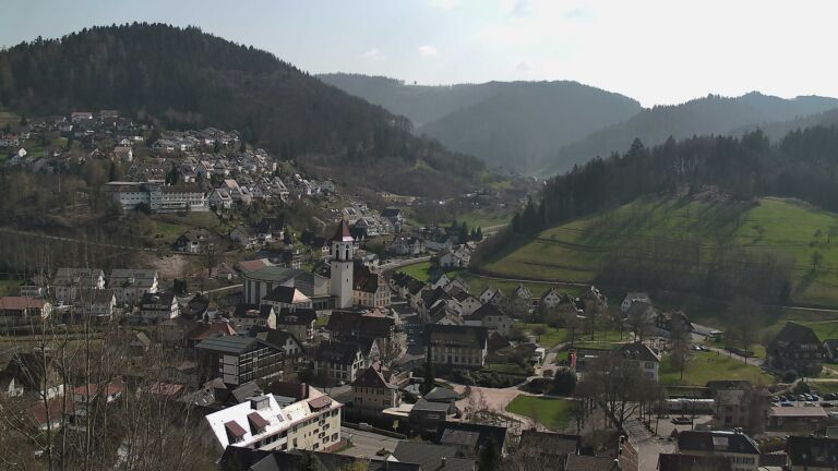 Dieses Bild zeigt eine Webcam-Aufnahme von Ottenhöfen, aufgenommen am Sonntag, den 22.03.2026 um 14:00 Uhr