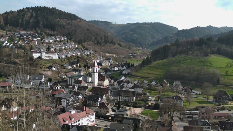 Dieses Bild zeigt eine Webcam-Aufnahme von Ottenhöfen, aufgenommen am Montag, den 23.03.2026 um 16:10 Uhr