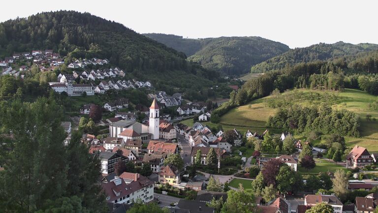 Dieses Bild zeigt eine Webcam-Aufnahme von Ottenhöfen, aufgenommen am Montag, den 08.06.2026 um 06:40 Uhr