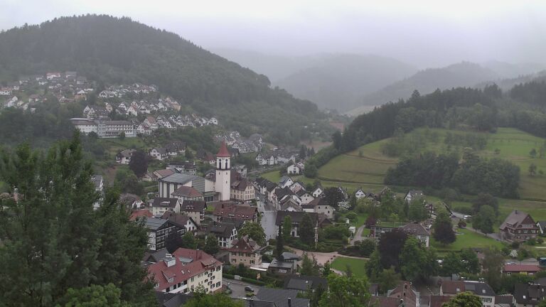Dieses Bild zeigt eine Webcam-Aufnahme von Ottenhöfen, aufgenommen am Freitag, den 12.06.2026 um 06:50 Uhr