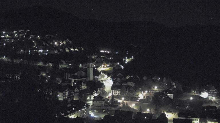 Dieses Bild zeigt eine Webcam-Aufnahme von Ottenhöfen, aufgenommen am Montag, den 27.04.2026 um 04:30 Uhr