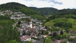 Dieses Bild zeigt eine Webcam-Aufnahme von Ottenhöfen, aufgenommen am Dienstag, den 19.05.2026 um 17:50 Uhr