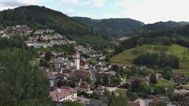 Dieses Bild zeigt eine Webcam-Aufnahme von Ottenhöfen, aufgenommen am Montag, den 29.06.2026 um 15:20 Uhr