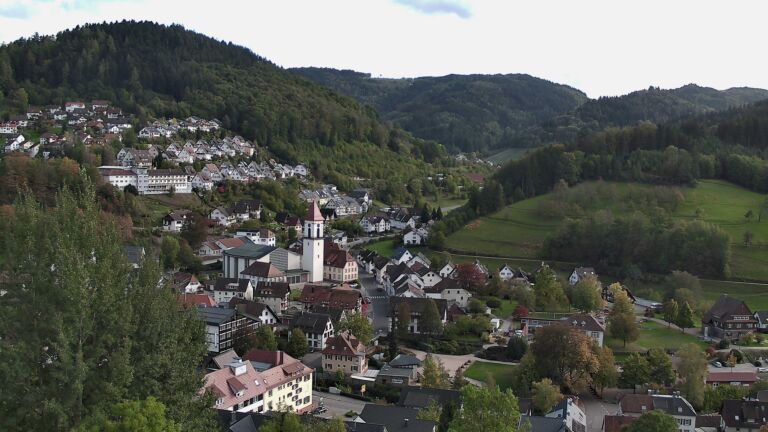 Dieses Bild zeigt eine Webcam-Aufnahme von Ottenhöfen, aufgenommen am Donnerstag, den 22.10.2026 um 16:00 Uhr