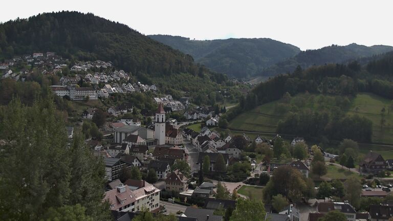 Dieses Bild zeigt eine Webcam-Aufnahme von Ottenhöfen, aufgenommen am Mittwoch, den 07.10.2026 um 13:50 Uhr