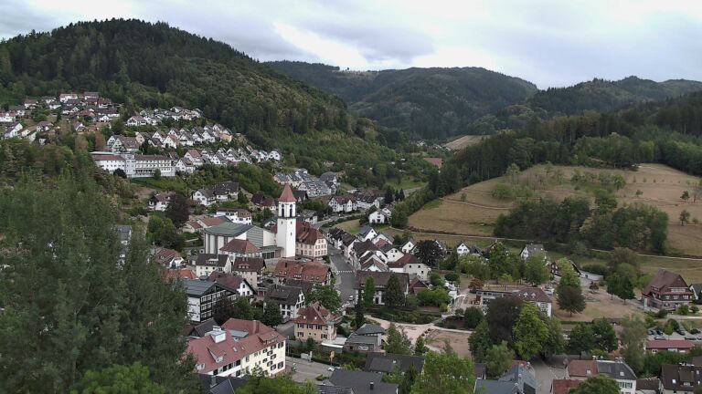 Dieses Bild zeigt eine Webcam-Aufnahme von Ottenhöfen, aufgenommen am Donnerstag, den 20.08.2026 um 16:30 Uhr