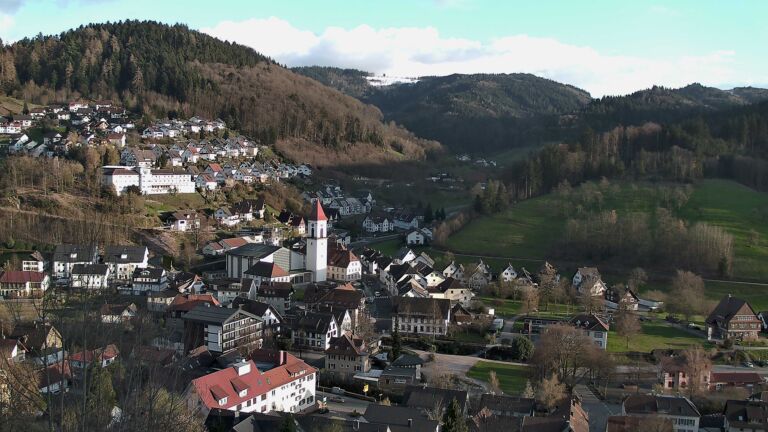 Dieses Bild zeigt eine Webcam-Aufnahme von Ottenhöfen, aufgenommen am Dienstag, den 31.03.2026 um 19:00 Uhr