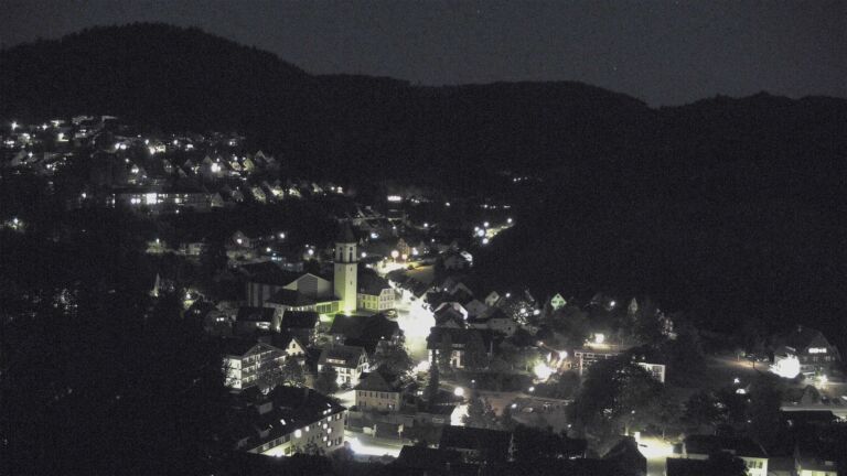 Dieses Bild zeigt eine Webcam-Aufnahme von Ottenhöfen, aufgenommen am Donnerstag, den 13.08.2026 um 22:00 Uhr