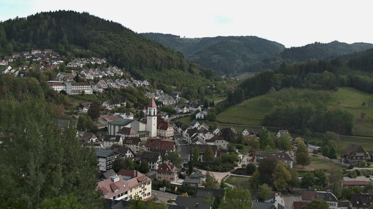 Dieses Bild zeigt eine Webcam-Aufnahme von Ottenhöfen, aufgenommen am Montag, den 28.09.2026 um 16:00 Uhr