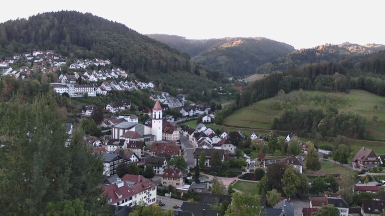 Dieses Bild zeigt eine Webcam-Aufnahme von Ottenhöfen, aufgenommen am Samstag, den 19.09.2026 um 07:50 Uhr
