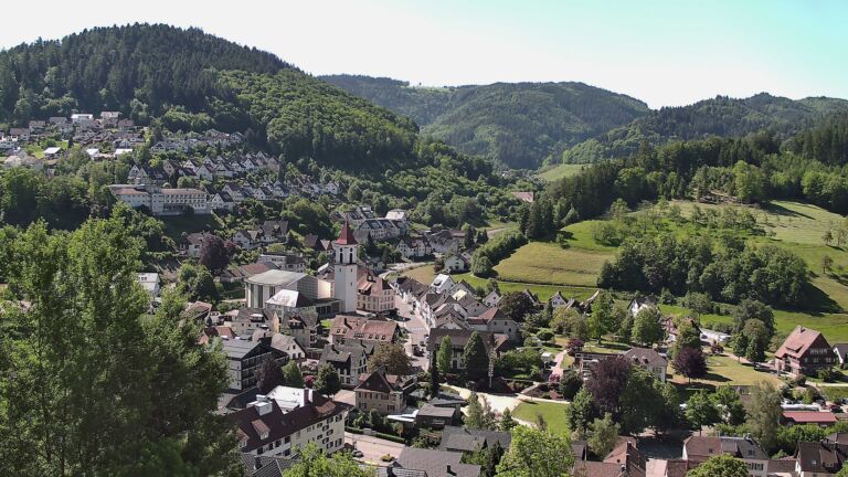 Dieses Bild zeigt eine Webcam-Aufnahme von Ottenhöfen, aufgenommen am Freitag, den 22.05.2026 um 10:40 Uhr