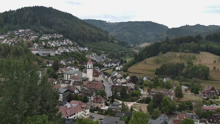 Dieses Bild zeigt eine Webcam-Aufnahme von Ottenhöfen, aufgenommen am Dienstag, den 25.08.2026 um 11:50 Uhr