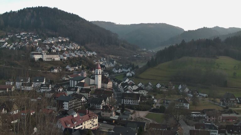 Dieses Bild zeigt eine Webcam-Aufnahme von Ottenhöfen, aufgenommen am Montag, den 09.02.2026 um 17:10 Uhr