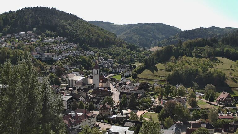 Dieses Bild zeigt eine Webcam-Aufnahme von Ottenhöfen, aufgenommen am Samstag, den 12.09.2026 um 12:10 Uhr