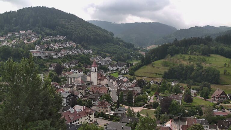 Dieses Bild zeigt eine Webcam-Aufnahme von Ottenhöfen, aufgenommen am Mittwoch, den 01.07.2026 um 11:00 Uhr