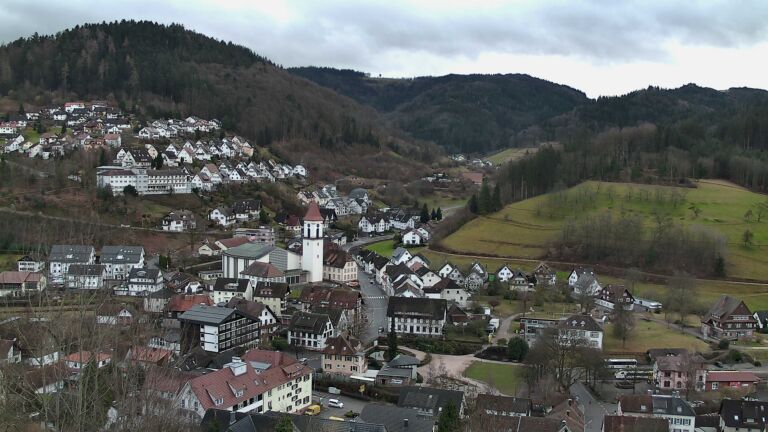 Dieses Bild zeigt eine Webcam-Aufnahme von Ottenhöfen, aufgenommen am Dienstag, den 10.02.2026 um 16:40 Uhr