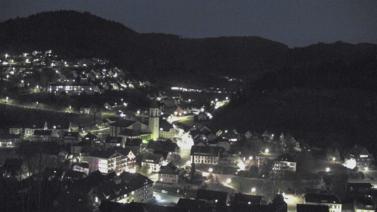 Dieses Bild zeigt eine Webcam-Aufnahme von Ottenhöfen, aufgenommen am Freitag, den 10.04.2026 um 21:00 Uhr