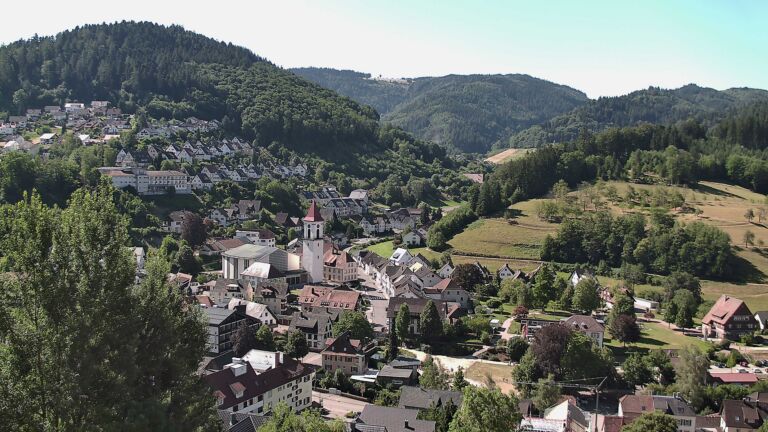 Dieses Bild zeigt eine Webcam-Aufnahme von Ottenhöfen, aufgenommen am Freitag, den 10.07.2026 um 10:20 Uhr