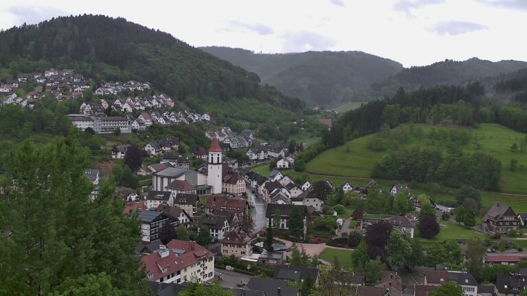 Dieses Bild zeigt eine Webcam-Aufnahme von Ottenhöfen, aufgenommen am Dienstag, den 05.05.2026 um 18:30 Uhr