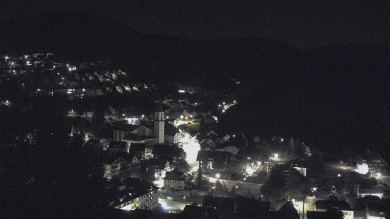 Dieses Bild zeigt eine Webcam-Aufnahme von Ottenhöfen, aufgenommen am Sonntag, den 09.08.2026 um 01:30 Uhr