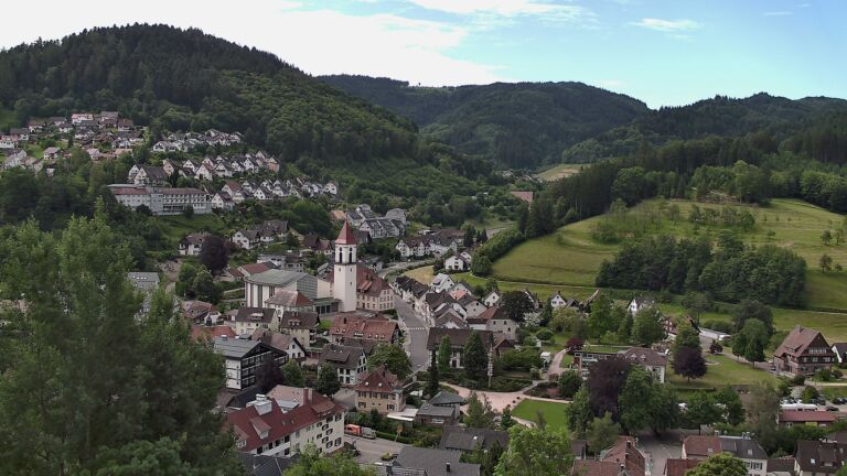Dieses Bild zeigt eine Webcam-Aufnahme von Ottenhöfen, aufgenommen am Dienstag, den 02.06.2026 um 10:10 Uhr