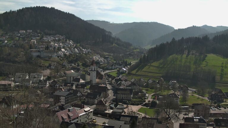 Dieses Bild zeigt eine Webcam-Aufnahme von Ottenhöfen, aufgenommen am Donnerstag, den 19.03.2026 um 13:10 Uhr