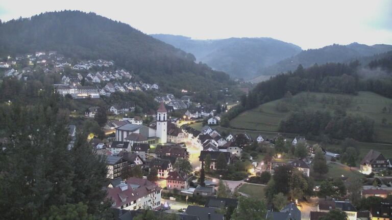 Dieses Bild zeigt eine Webcam-Aufnahme von Ottenhöfen, aufgenommen am Freitag, den 09.10.2026 um 07:10 Uhr