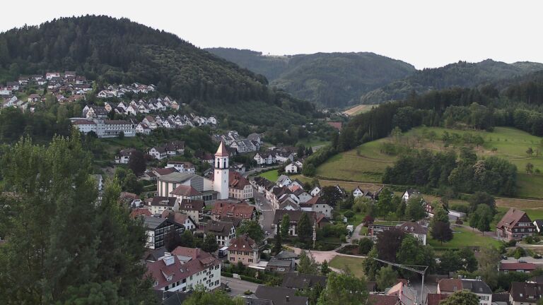 Dieses Bild zeigt eine Webcam-Aufnahme von Ottenhöfen, aufgenommen am Dienstag, den 30.06.2026 um 07:30 Uhr