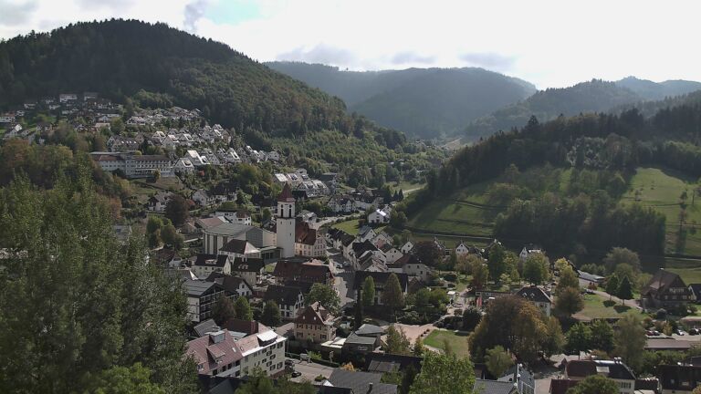 Dieses Bild zeigt eine Webcam-Aufnahme von Ottenhöfen, aufgenommen am Freitag, den 02.10.2026 um 13:50 Uhr