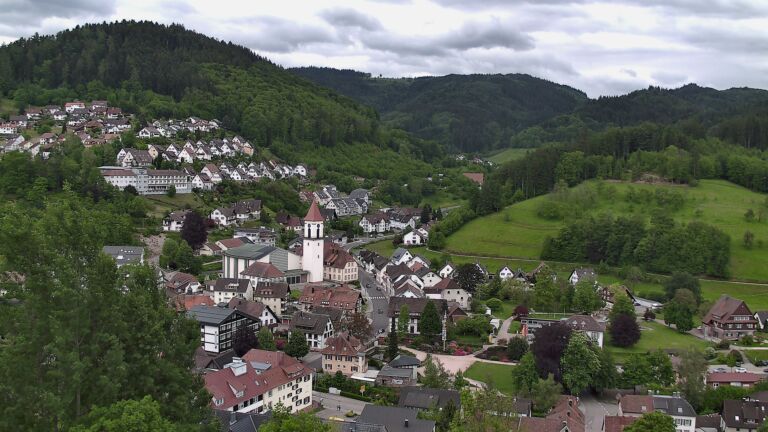 Dieses Bild zeigt eine Webcam-Aufnahme von Ottenhöfen, aufgenommen am Mittwoch, den 13.05.2026 um 14:20 Uhr