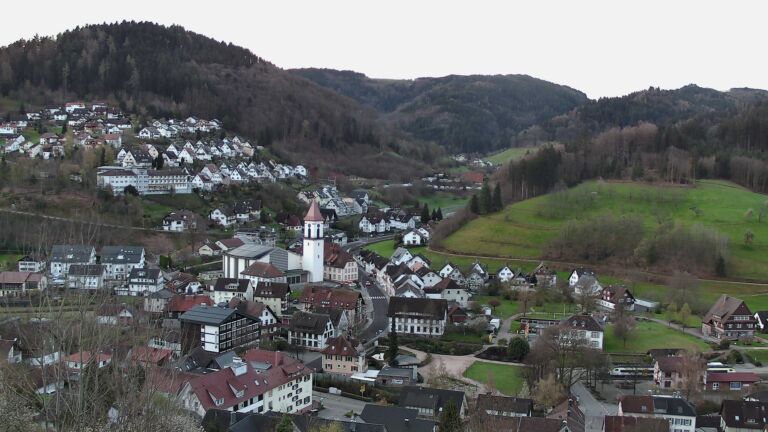 Dieses Bild zeigt eine Webcam-Aufnahme von Ottenhöfen, aufgenommen am Sonntag, den 05.04.2026 um 07:00 Uhr