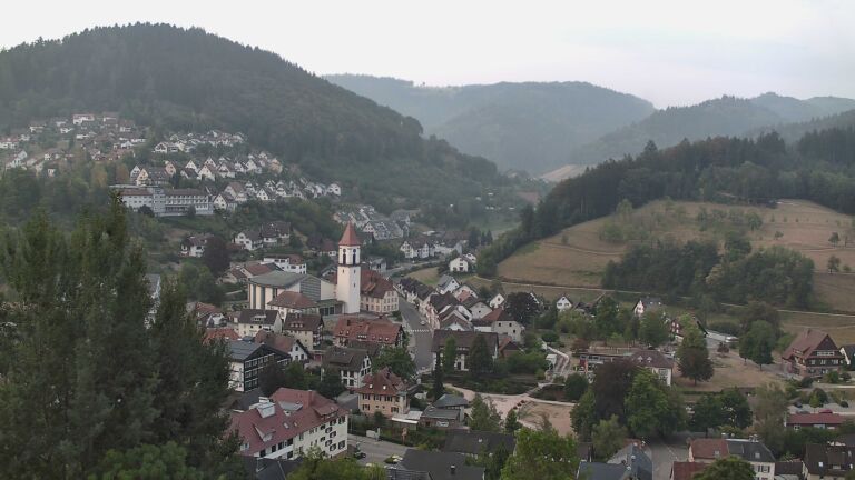 Dieses Bild zeigt eine Webcam-Aufnahme von Ottenhöfen, aufgenommen am Montag, den 17.08.2026 um 06:50 Uhr