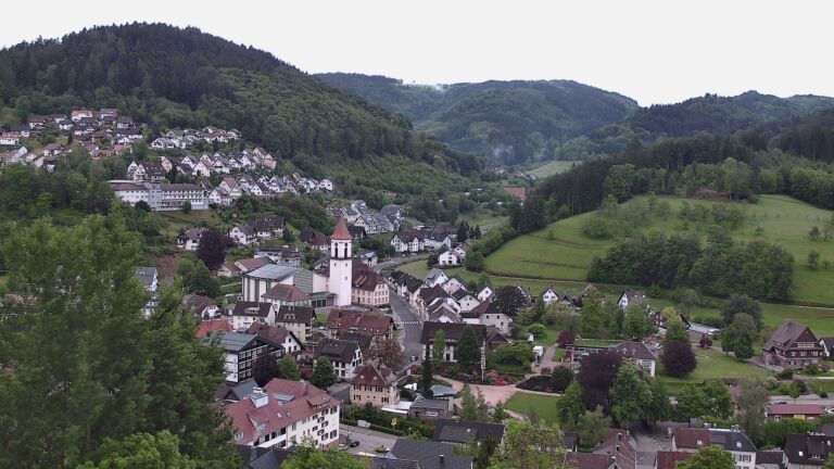Dieses Bild zeigt eine Webcam-Aufnahme von Ottenhöfen, aufgenommen am Freitag, den 15.05.2026 um 06:20 Uhr