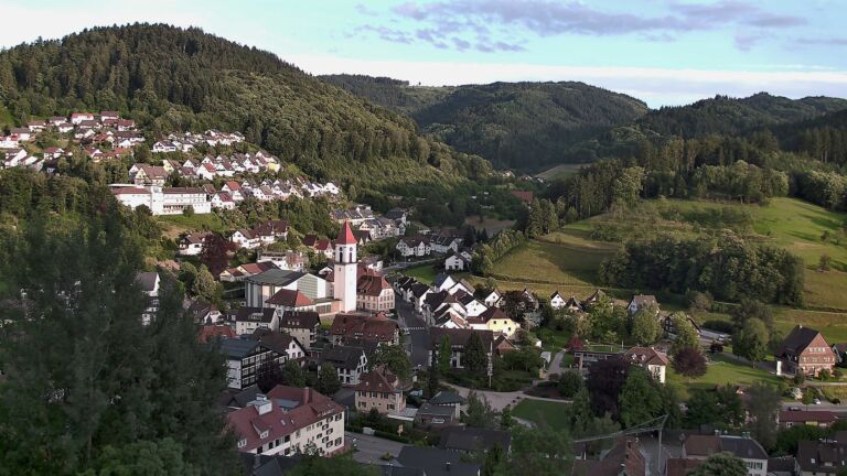 Dieses Bild zeigt eine Webcam-Aufnahme von Ottenhöfen, aufgenommen am Sonntag, den 14.06.2026 um 20:30 Uhr