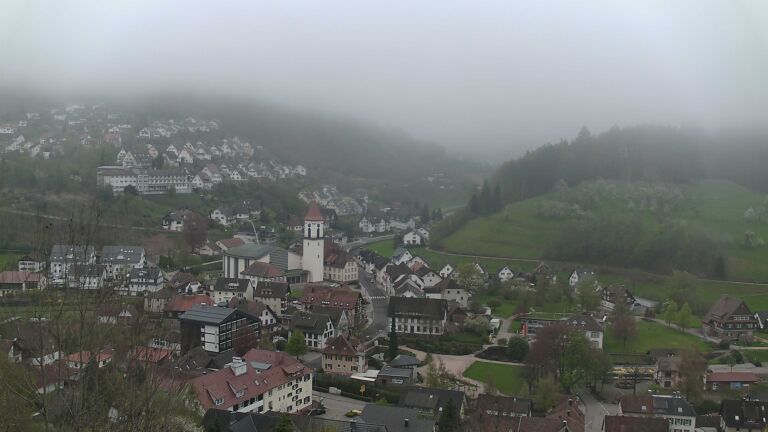 Dieses Bild zeigt eine Webcam-Aufnahme von Ottenhöfen, aufgenommen am Montag, den 13.04.2026 um 15:00 Uhr