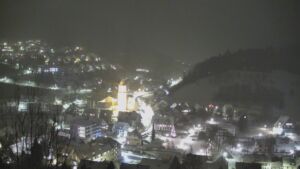 Dieses Bild zeigt eine Webcam-Aufnahme von Ottenhöfen, aufgenommen am Mittwoch, den 07.01.2026 um 19:10 Uhr