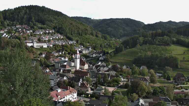 Dieses Bild zeigt eine Webcam-Aufnahme von Ottenhöfen, aufgenommen am Montag, den 21.09.2026 um 17:00 Uhr