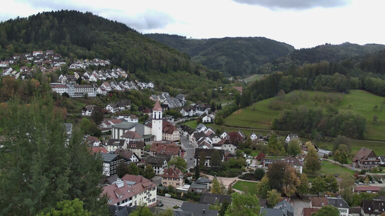 Dieses Bild zeigt eine Webcam-Aufnahme von Ottenhöfen, aufgenommen am Donnerstag, den 22.10.2026 um 12:50 Uhr