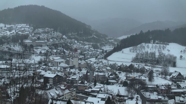 Dieses Bild zeigt eine Webcam-Aufnahme von Ottenhöfen, aufgenommen am Donnerstag, den 08.01.2026 um 16:40 Uhr