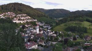 Dieses Bild zeigt eine Webcam-Aufnahme von Ottenhöfen, aufgenommen am Montag, den 01.06.2026 um 20:50 Uhr