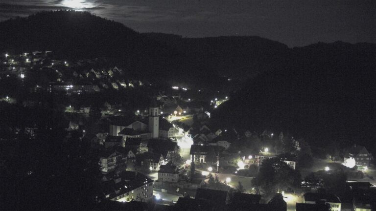 Dieses Bild zeigt eine Webcam-Aufnahme von Ottenhöfen, aufgenommen am Freitag, den 08.05.2026 um 04:00 Uhr
