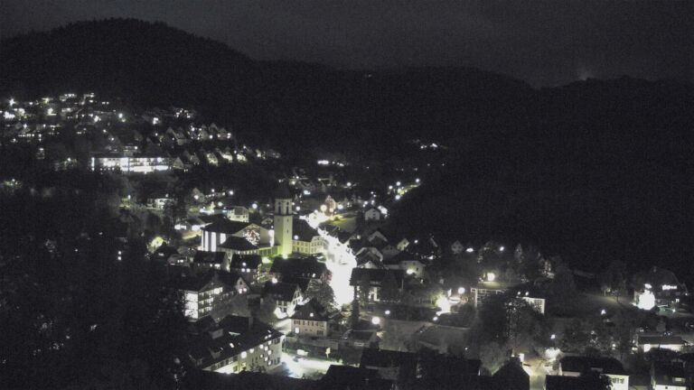 Dieses Bild zeigt eine Webcam-Aufnahme von Ottenhöfen, aufgenommen am Mittwoch, den 21.10.2026 um 19:20 Uhr