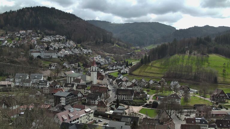 Dieses Bild zeigt eine Webcam-Aufnahme von Ottenhöfen, aufgenommen am Dienstag, den 17.03.2026 um 12:50 Uhr