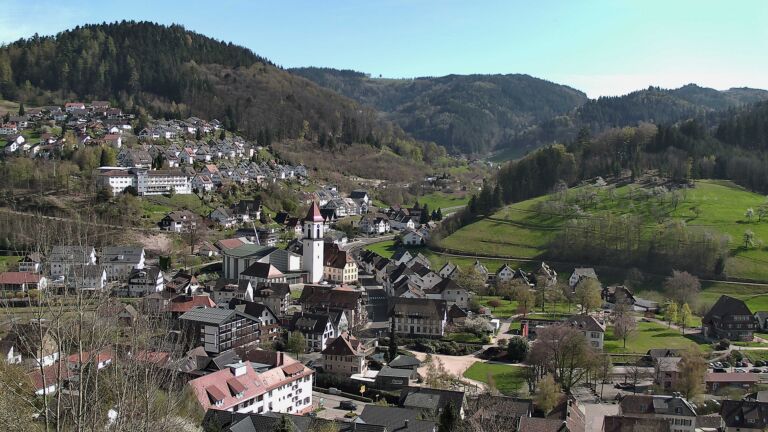 Dieses Bild zeigt eine Webcam-Aufnahme von Ottenhöfen, aufgenommen am Donnerstag, den 09.04.2026 um 16:10 Uhr