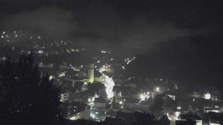 Dieses Bild zeigt eine Webcam-Aufnahme von Ottenhöfen, aufgenommen am Sonntag, den 18.10.2026 um 06:00 Uhr