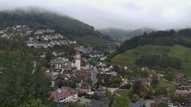 Dieses Bild zeigt eine Webcam-Aufnahme von Ottenhöfen, aufgenommen am Sonntag, den 18.10.2026 um 16:30 Uhr