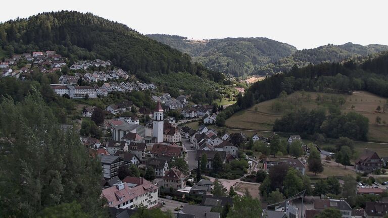 Dieses Bild zeigt eine Webcam-Aufnahme von Ottenhöfen, aufgenommen am Donnerstag, den 06.08.2026 um 15:10 Uhr