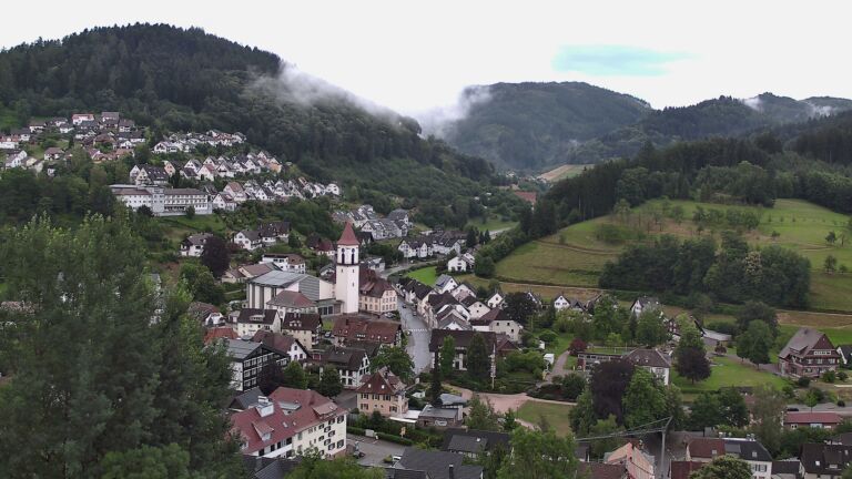 Dieses Bild zeigt eine Webcam-Aufnahme von Ottenhöfen, aufgenommen am Montag, den 29.06.2026 um 07:20 Uhr